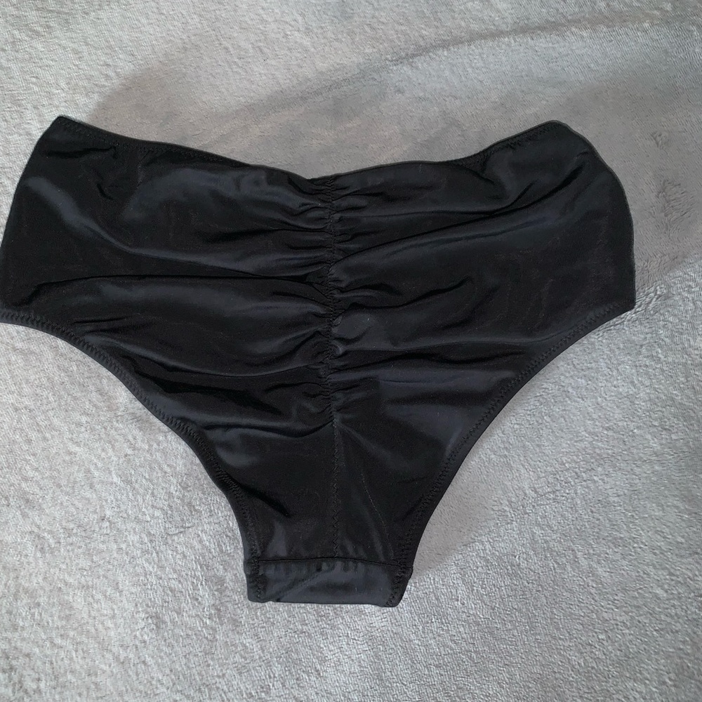 Victoria’s Secret mid rise bikini bottom